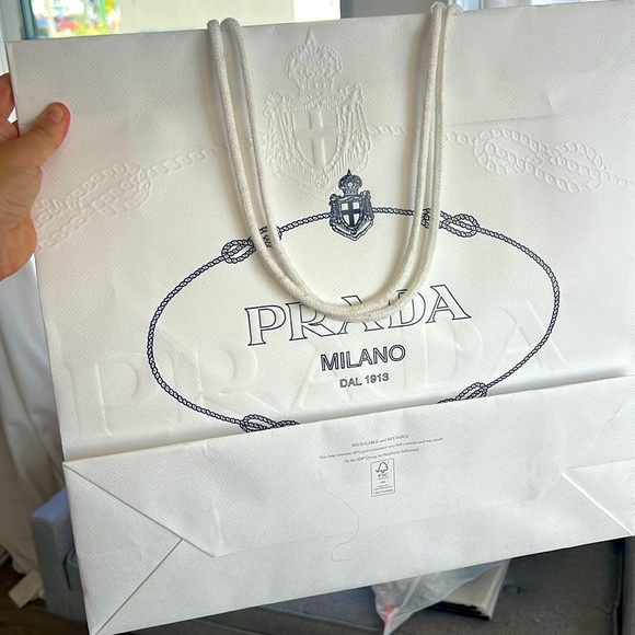 Prada shopping bag - Picture 1 of 2